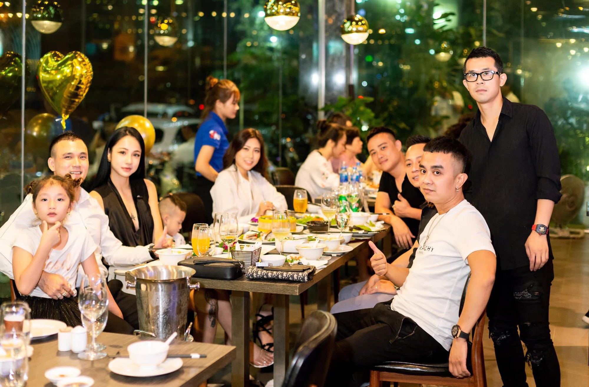 Hàng loạt sao nổi tiếng và trai xinh gái đẹp Hà Thành check-in tại Thiên đường hải sản ở trung tâm Hoàn Kiếm - Ảnh 5.