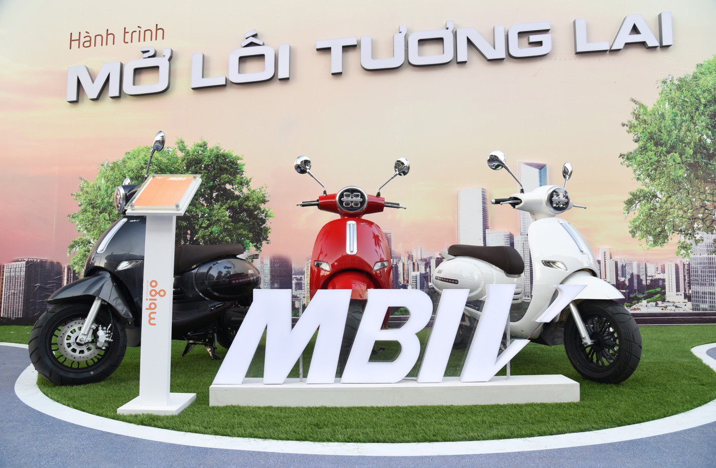 Xe máy điện MBI chính thức ra mắt tại Việt Nam với giá sốc và chính sách gây choáng - Ảnh 2.