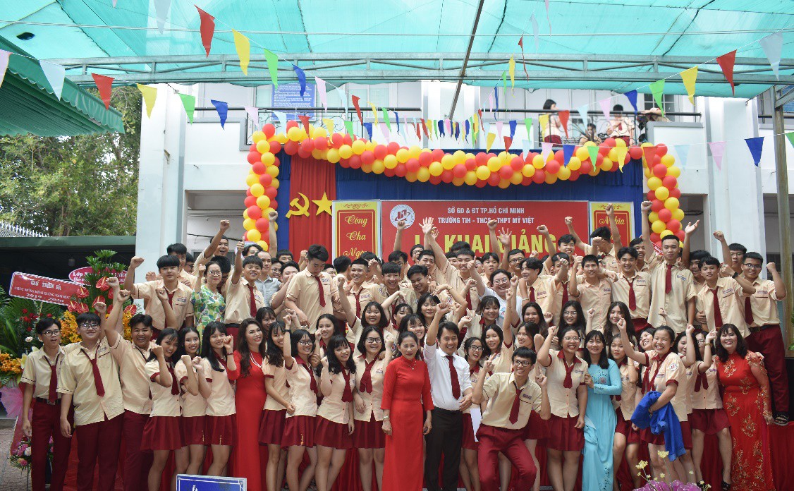Lễ khai giảng “vui hết cỡ” của teen Mỹ Việt TP.HCM - Ảnh 10.
