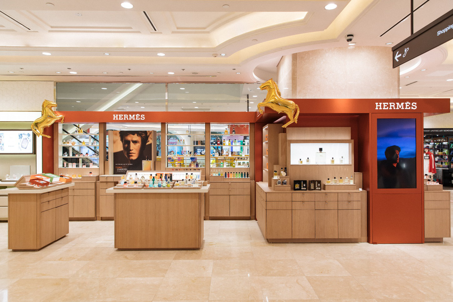 Hermès mở gian hàng mỹ phẩm đầu tiên tại TTTM Takashimaya, Sài Gòn - Ảnh 1. Hermès mở gian hàng mỹ phẩm đầu tiên tại TTTM Takashimaya, Sài Gòn - Ảnh 1.