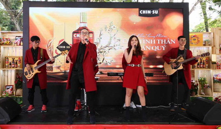 Á hậu Phương Nga cùng Ninh Dương Lan Ngọc xúng xính váy áo tham dự Festival ẩm thực Việt trước thềm năm mới - Ảnh 12.