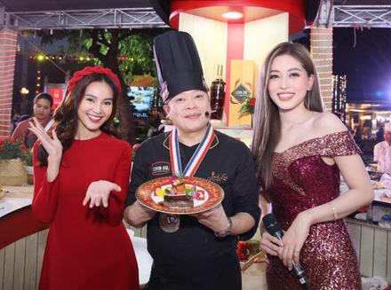 Á hậu Phương Nga cùng Ninh Dương Lan Ngọc xúng xính váy áo tham dự Festival ẩm thực Việt trước thềm năm mới - Ảnh 7.