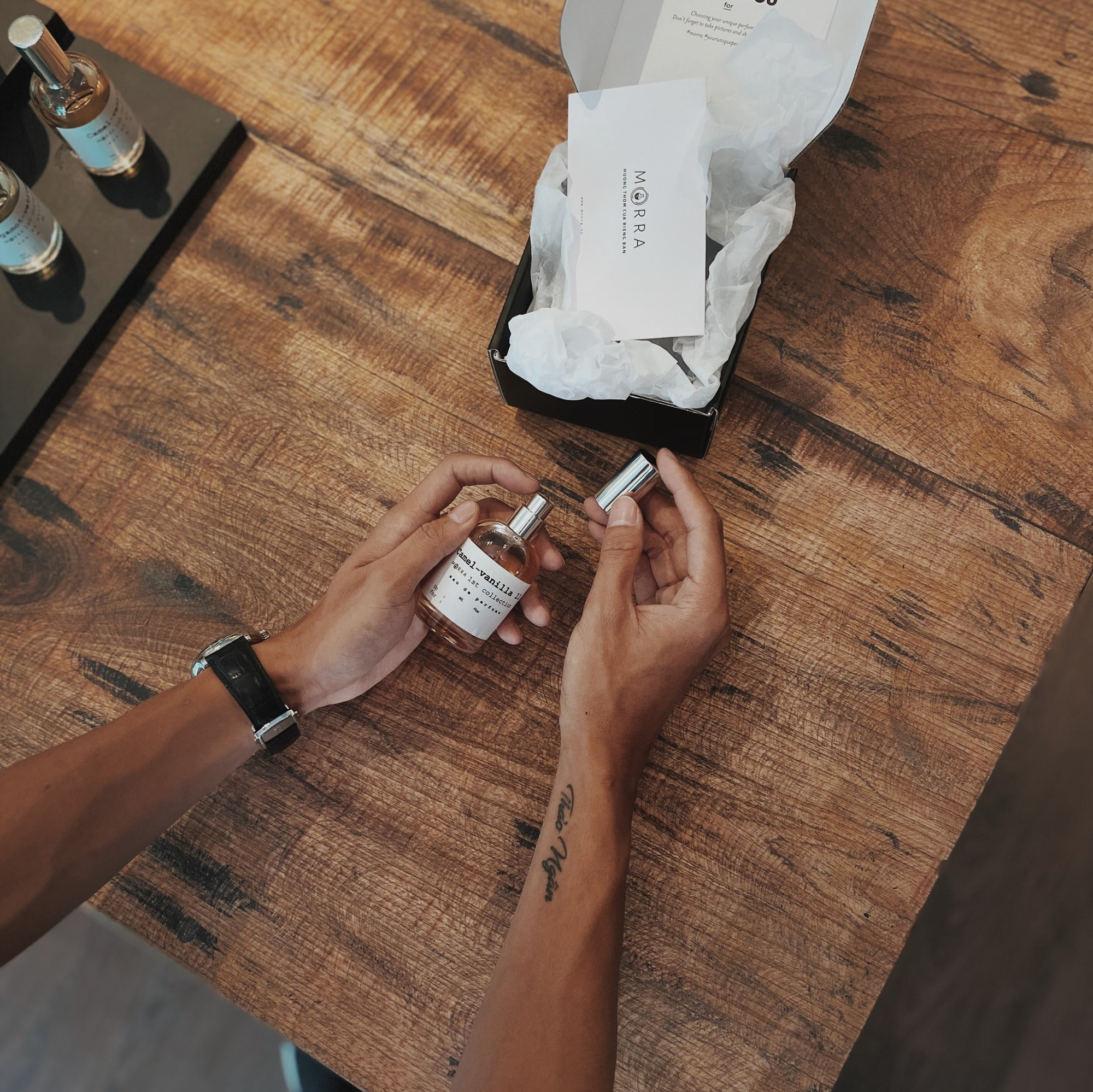 Kh&aacute;m ph&aacute; cửa h&agrave;ng nước hoa pha chế tại Việt Nam - Ảnh 2.