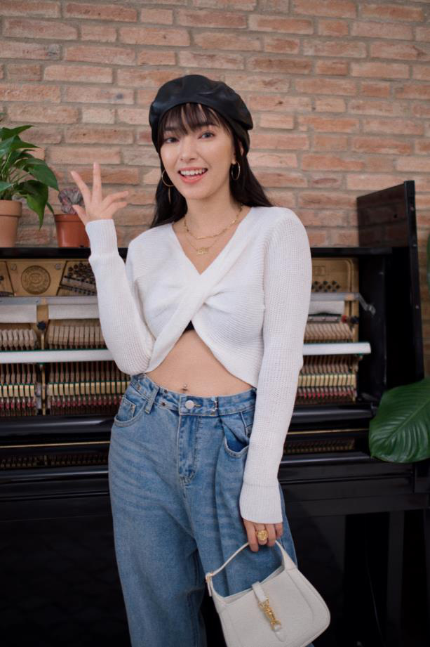 Ch&acirc;u B&ugrave;i vừa tung video mix outfit chất xỉu, fan l&ugrave;ng mua khắp nơi ai d&egrave; to&agrave;n chỗ quen gi&aacute; lại y&ecirc;u kh&ocirc;ng ngờ - Ảnh 4.