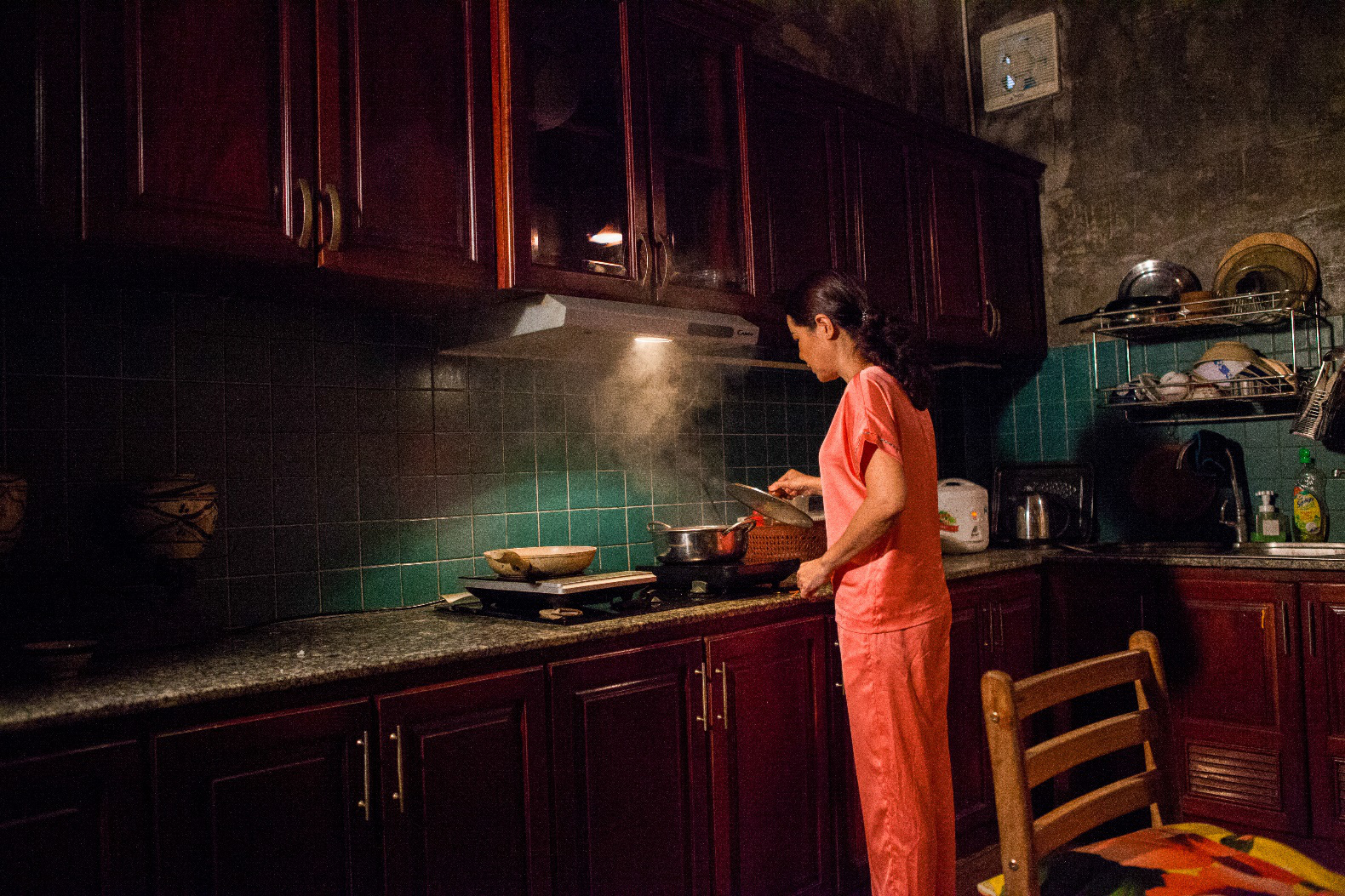 Con nhớ những bữa cơm có mẹ chờ! - Ảnh 2.