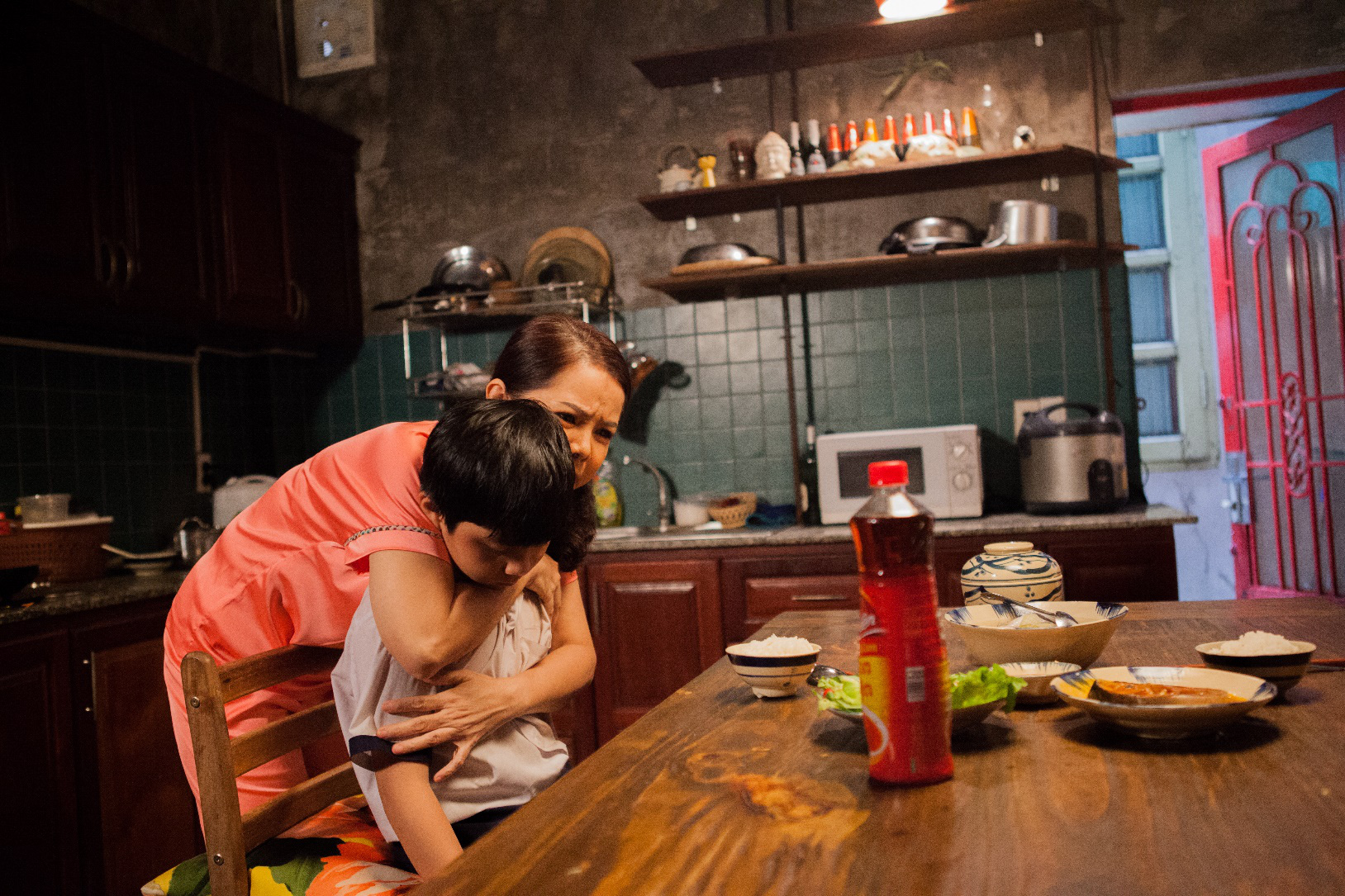 Con nhớ những bữa cơm có mẹ chờ! - Ảnh 3.