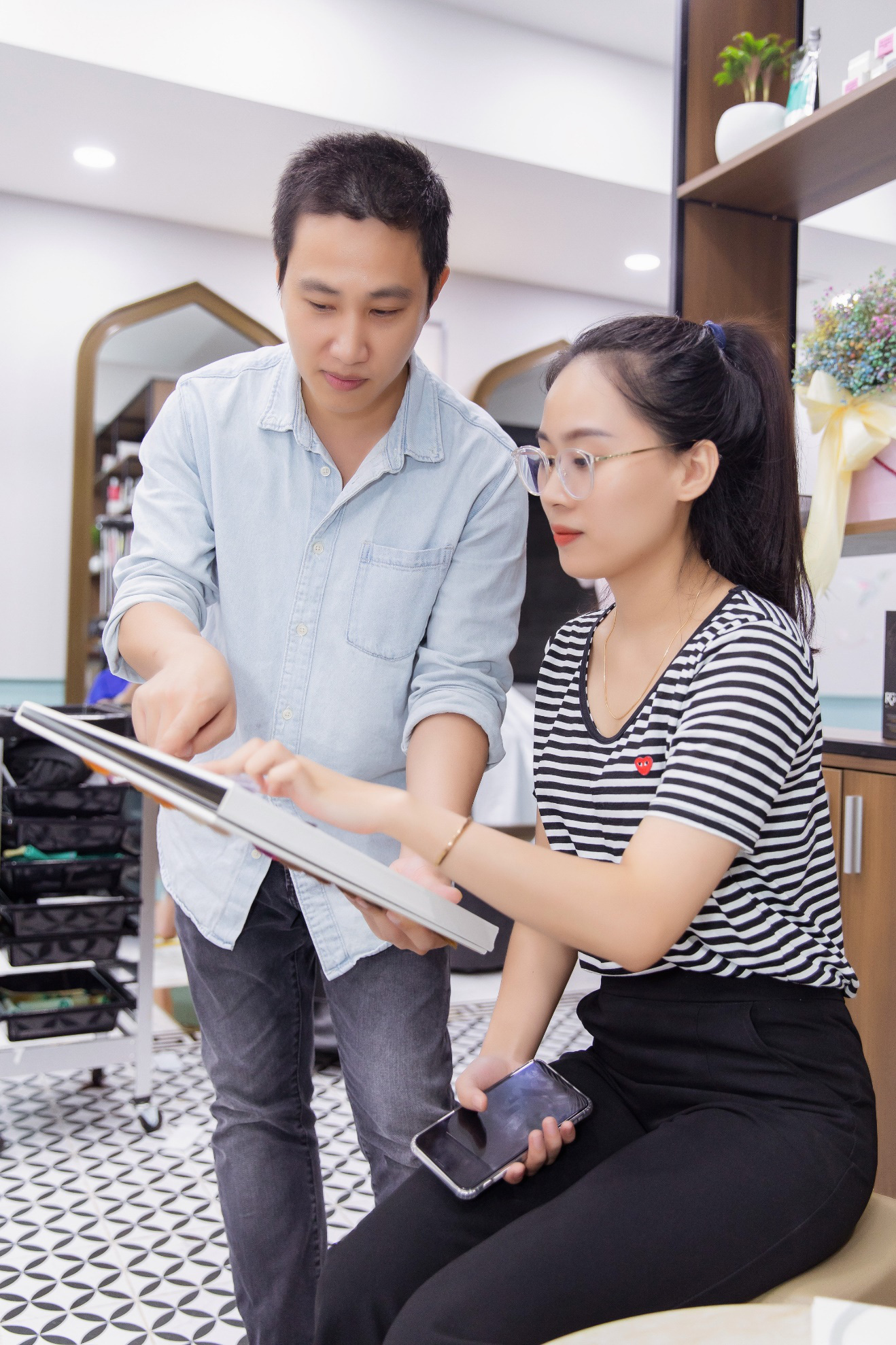 Bắc Trần Tiến - Chuỗi salon hiện đại, cực hot được nhiều nghệ sĩ yêu thích - Ảnh 8. Bắc Trần Tiến - Chuỗi salon hiện đại, cực hot được nhiều nghệ sĩ yêu thích - Ảnh 8.