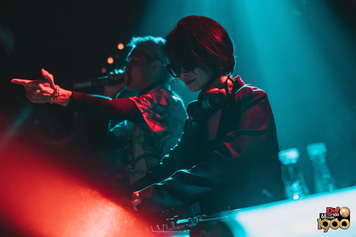 Dàn DJ nữ xinh đẹp “đốt cháy” đêm nhạc điện tử tôn vinh phái đẹp