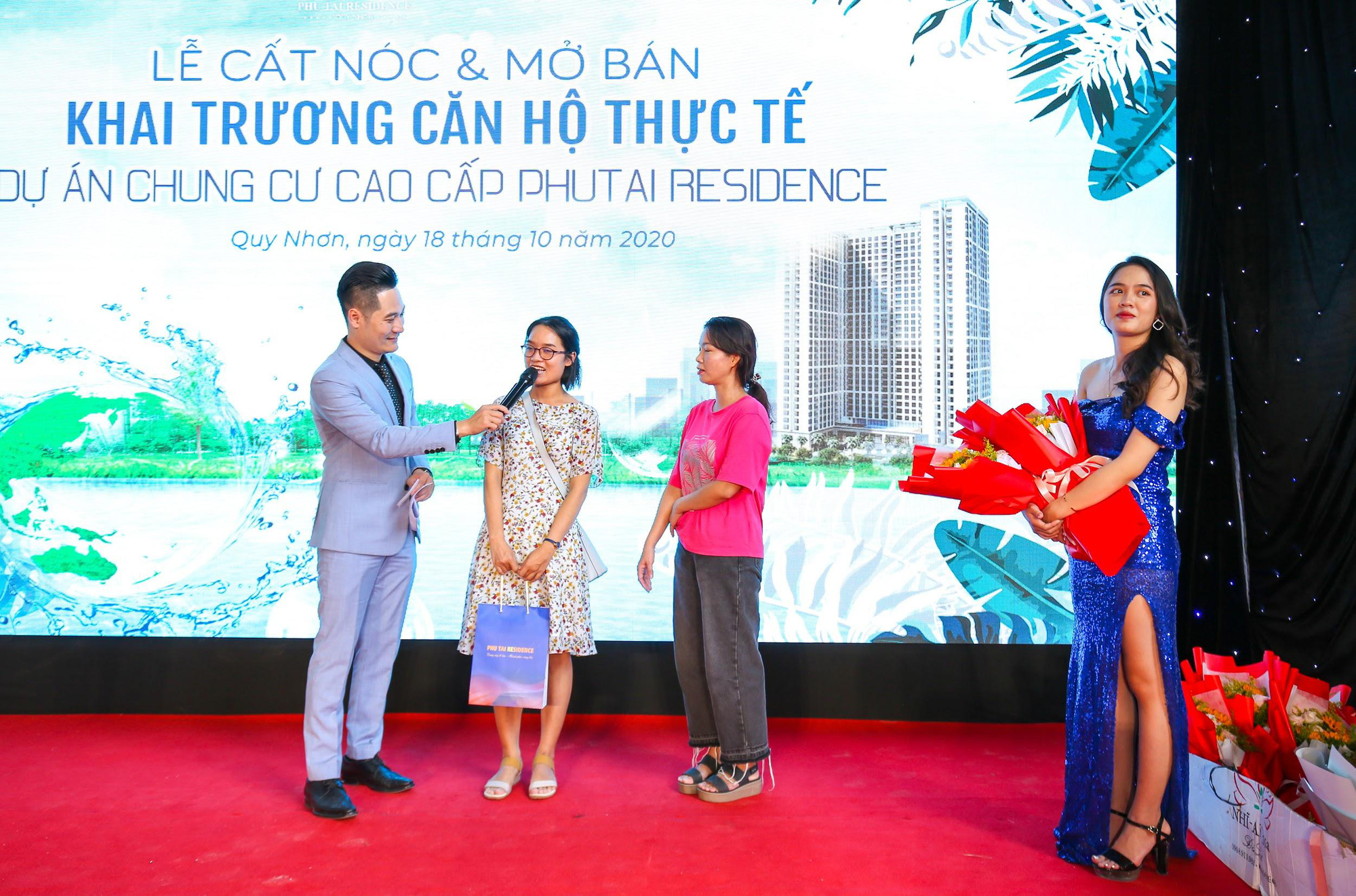 Phu Tai Residence trao tặng vàng SJC và xe SH 150i mừng lễ cất nóc - Ảnh 2.