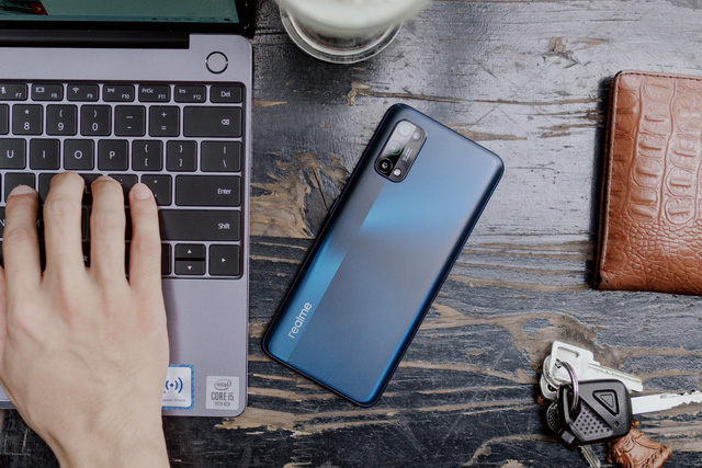 Realme 7 Pro mở ra “kỷ nguyên” sạc siêu nhanh, người dùng được ích lợi gì? - Ảnh 2. Realme 7 Pro mở ra “kỷ nguyên” sạc siêu nhanh, người dùng được ích lợi gì? - Ảnh 2.