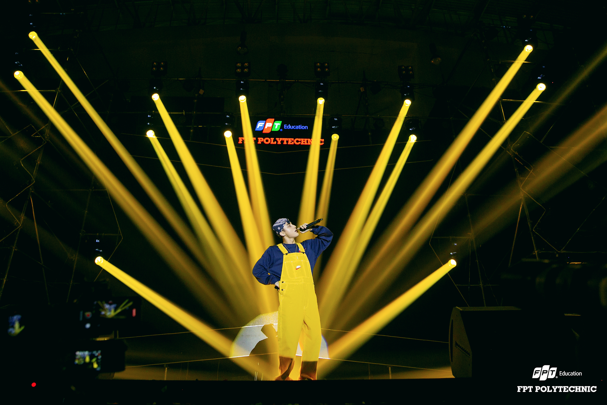 Sơn T&ugrave;ng M-TP, Da LAB, AMEE ch&aacute;y hết m&igrave;nh trong tour nhạc hội xuy&ecirc;n Việt Happy Bee X - Ảnh 3.