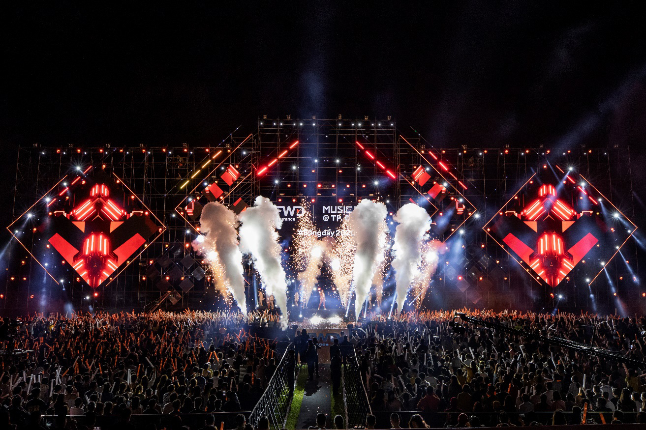 Dế Choắt tung lời Rap cực chất tại FWD Music Tour 2020 @ TP. Đà Nẵng - Ảnh 3. Dế Choắt tung lời Rap cực chất tại FWD Music Tour 2020 @ TP. Đà Nẵng - Ảnh 3.