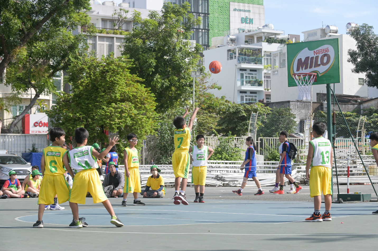 Có một thế hệ trẻ Việt trưởng thành từ sân bóng rổ