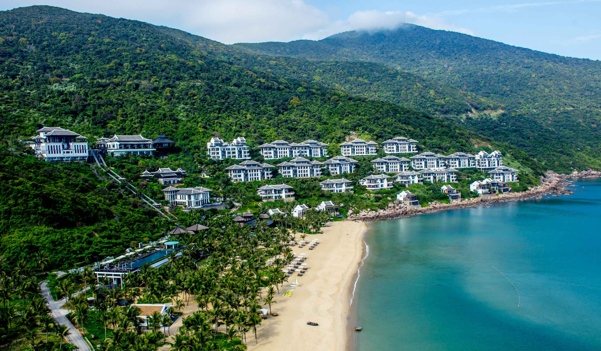 Đầu tư hạ tầng xứng tầm: “Át chủ bài” giúp du lịch Việt không ngừng thăng hạng - Ảnh 2.