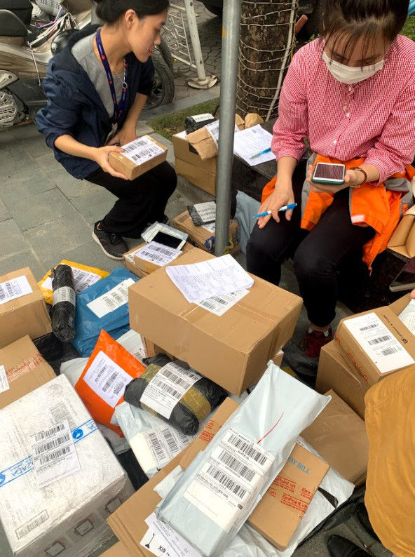 12.12 mới qua các anh chị shipper đã được đóng vai dân buôn tạp hóa - Ảnh 5.