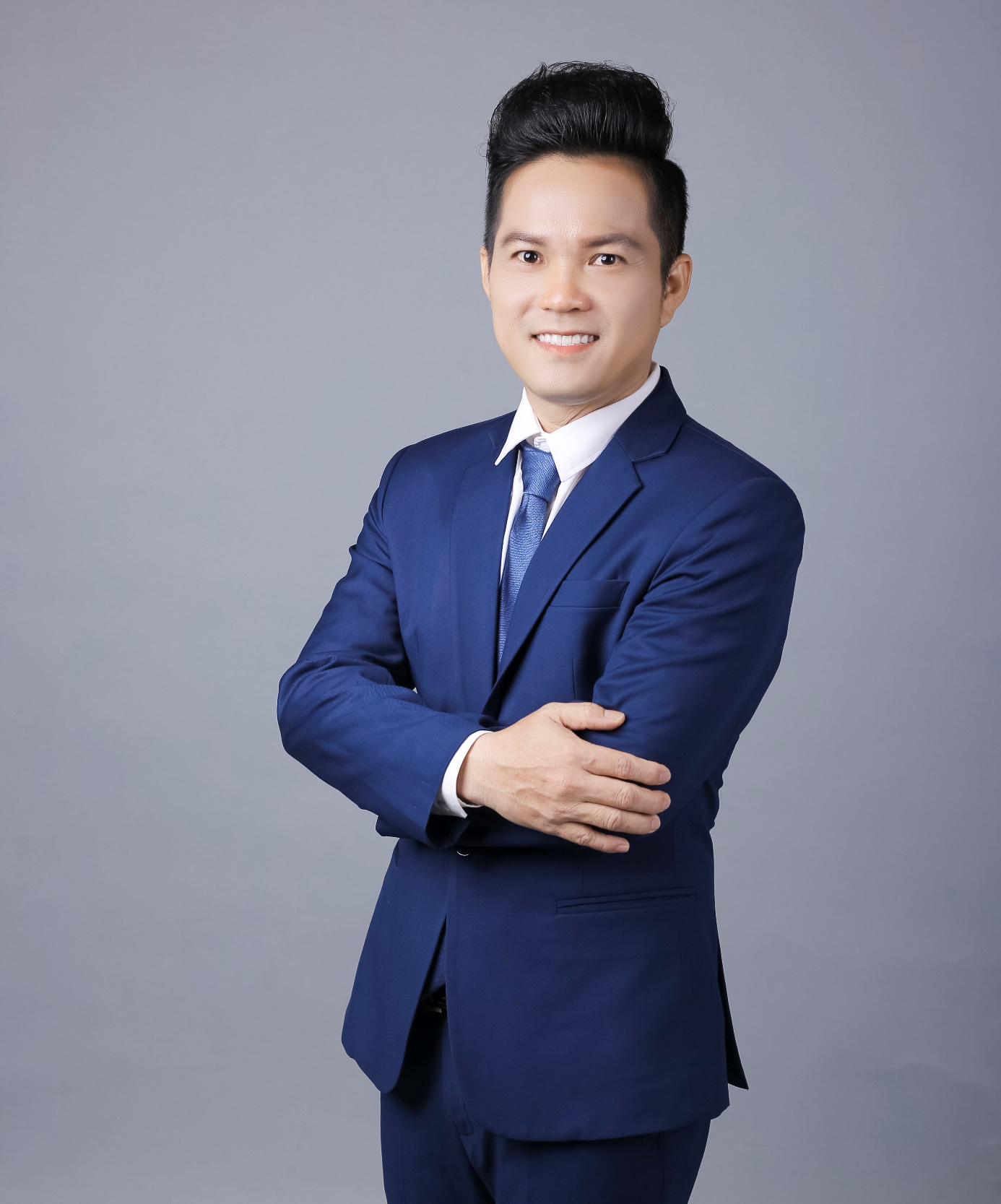 Ca sĩ Lương Minh Đạt bắt tay cùng với ekip chuẩn bị các ca khúc chào xuân Tân Sửu 2021 - Ảnh 5.