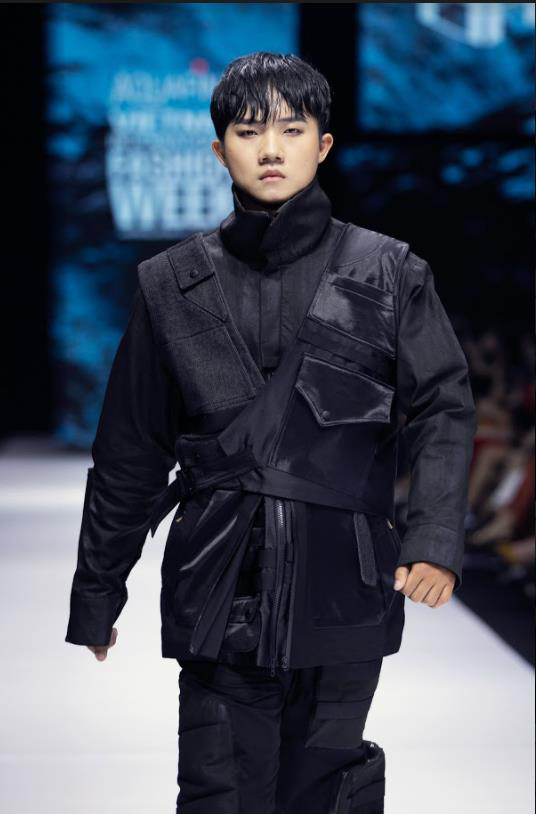 Lựa ngay 9 item hot hit từ sàn diễn thời trang AVIFW để “lên đời” tủ đồ mùa thu đông nào! - Ảnh 8. Lựa ngay 9 item hot hit từ sàn diễn thời trang AVIFW để “lên đời” tủ đồ mùa thu đông nào! - Ảnh 8.
