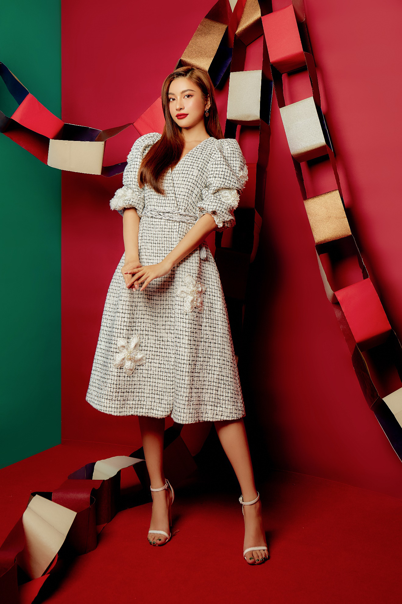 Giáng sinh mà vẫn chưa có thời gian shopping? Bóc giá ngay 5 item cho dáng xinh đây này! - Ảnh 7. Giáng sinh mà vẫn chưa có thời gian shopping? Bóc giá ngay 5 item cho dáng xinh đây này! - Ảnh 7.