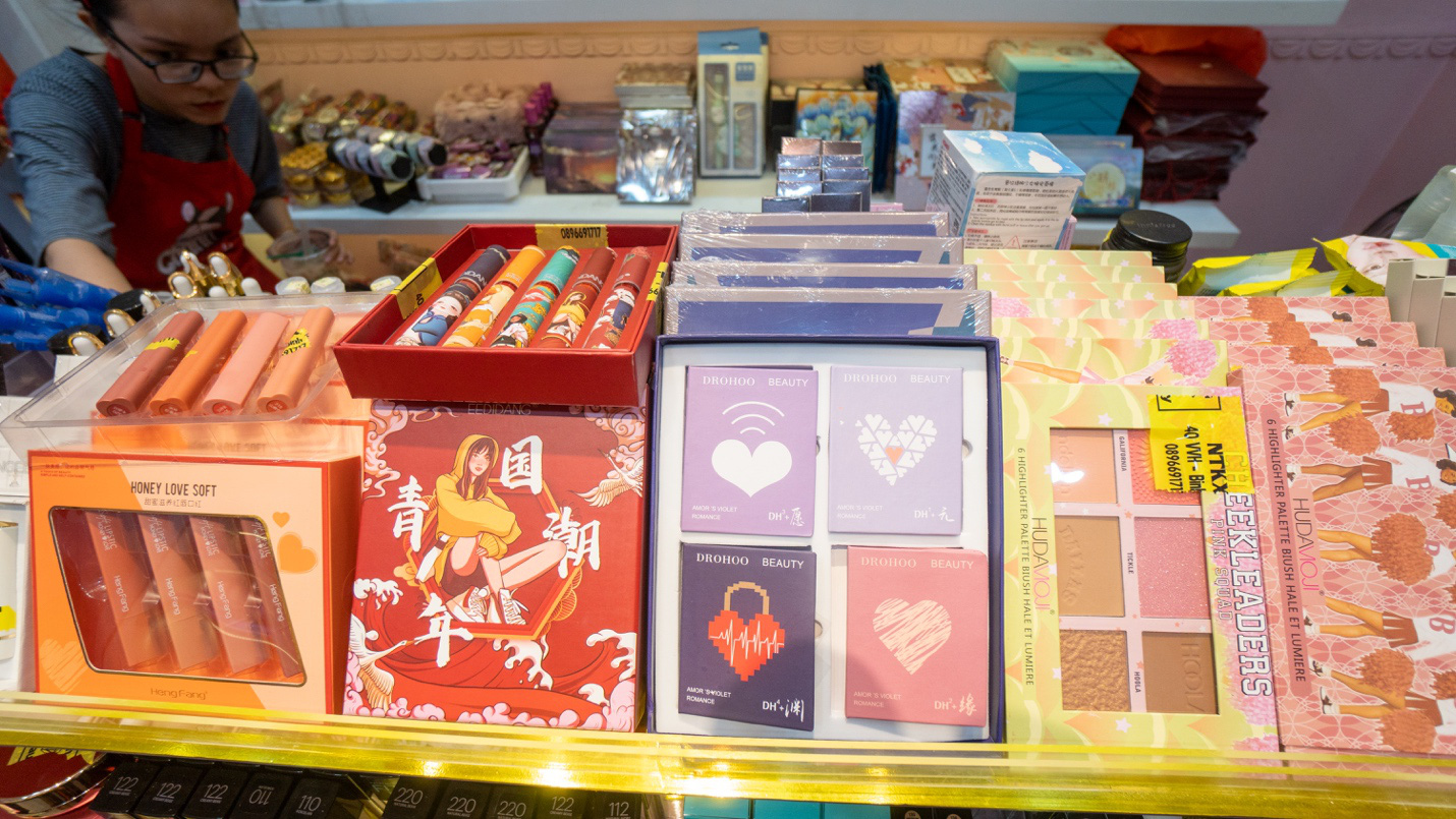 Sức hút của shop Chảnh Beauty với giới trẻ Sài Gòn - Ảnh 3. Sức hút của shop Chảnh Beauty với giới trẻ Sài Gòn - Ảnh 3.