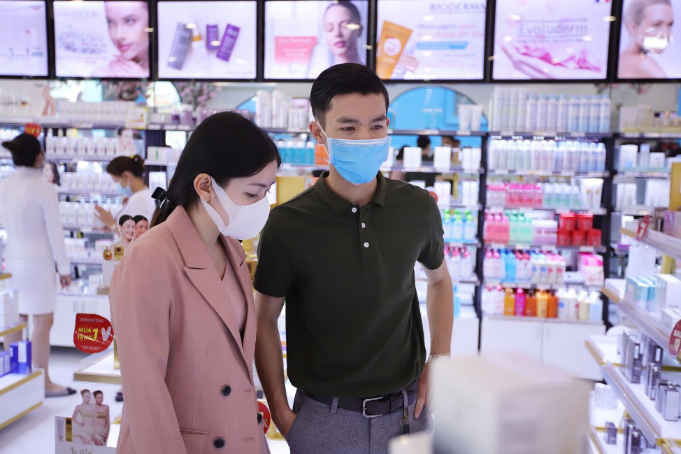 Mỹ phẩm ch&iacute;nh h&atilde;ng gi&aacute; 6.000 đồng đắt như t&ocirc;m tươi tại AB Beauty World chi nh&aacute;nh 6 - Ảnh 7.