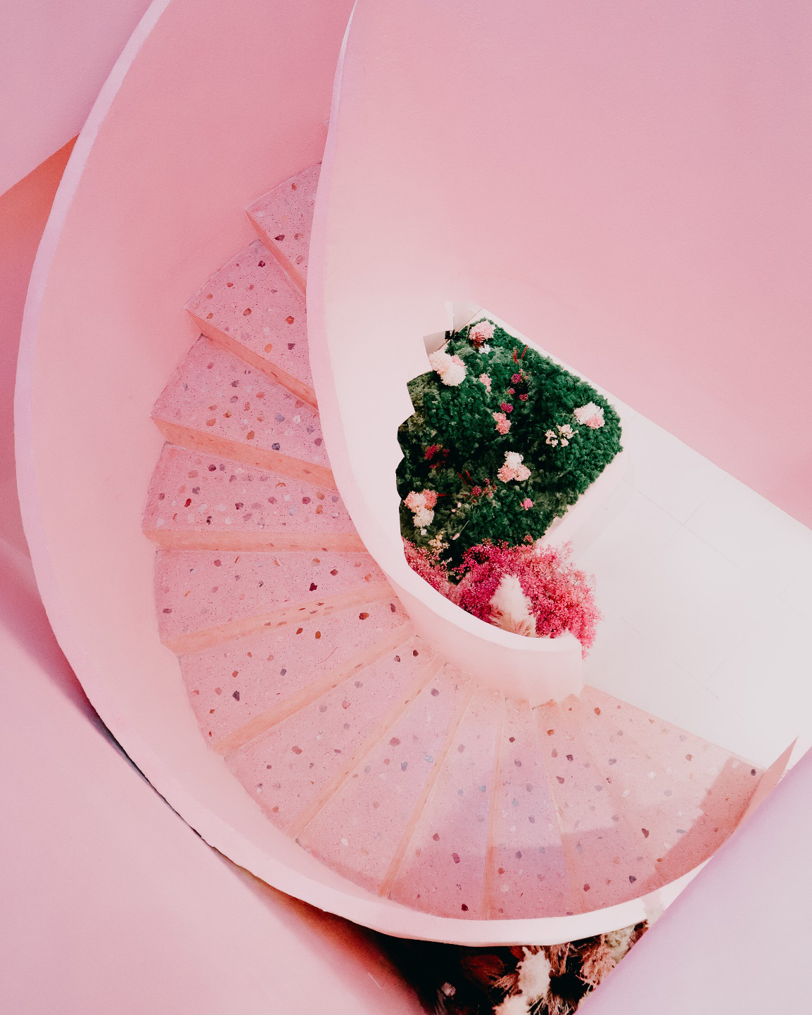 Kh&aacute;m ph&aacute; Santorini hồng ngọt ng&agrave;o tr&ecirc;n phố đi bộ - thi&ecirc;n đường sống ảo mới toanh kh&ocirc;ng thể bỏ qua - Ảnh 4.