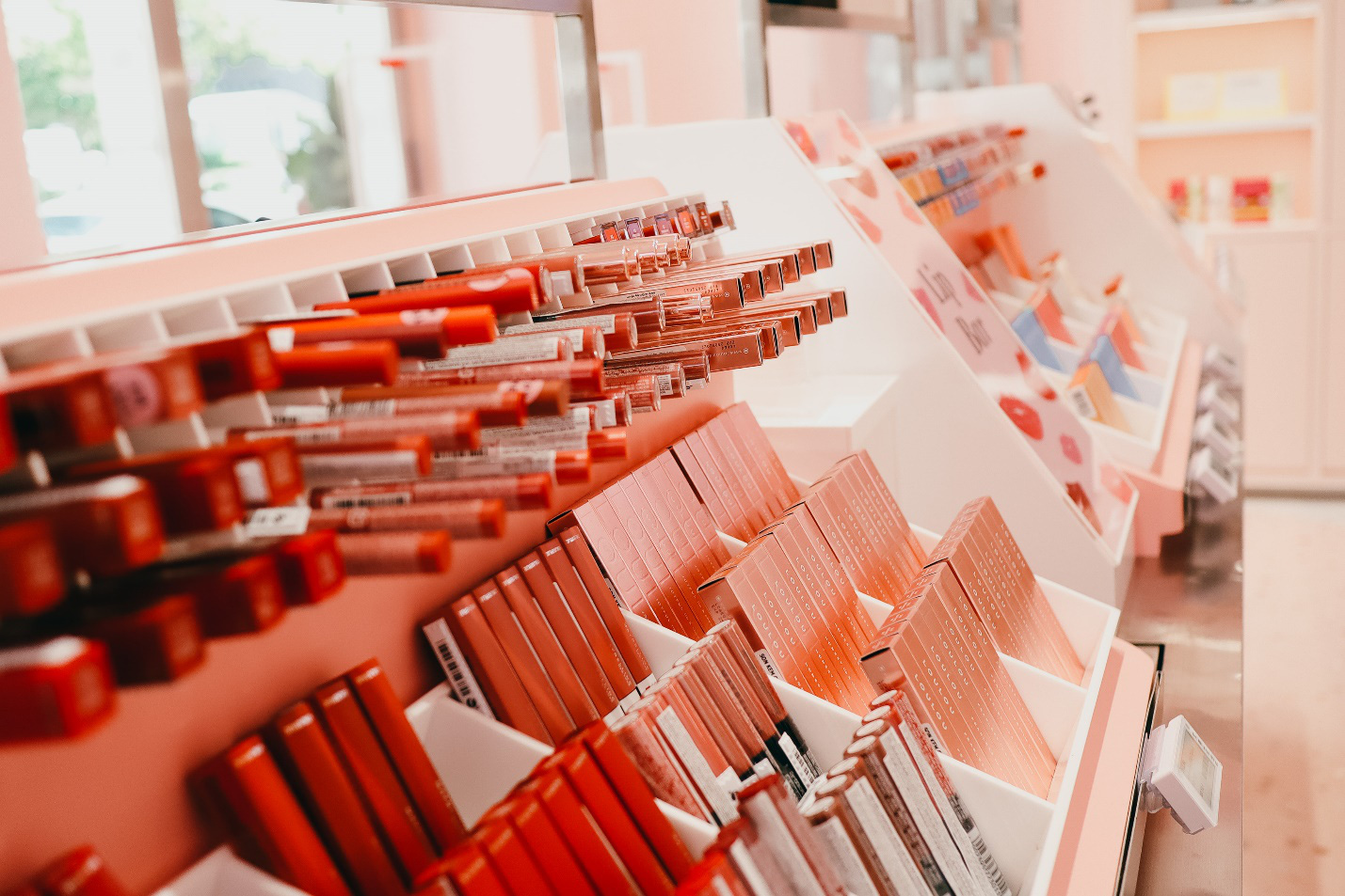 Kh&aacute;m ph&aacute; Santorini hồng ngọt ng&agrave;o tr&ecirc;n phố đi bộ - thi&ecirc;n đường sống ảo mới toanh kh&ocirc;ng thể bỏ qua - Ảnh 9.