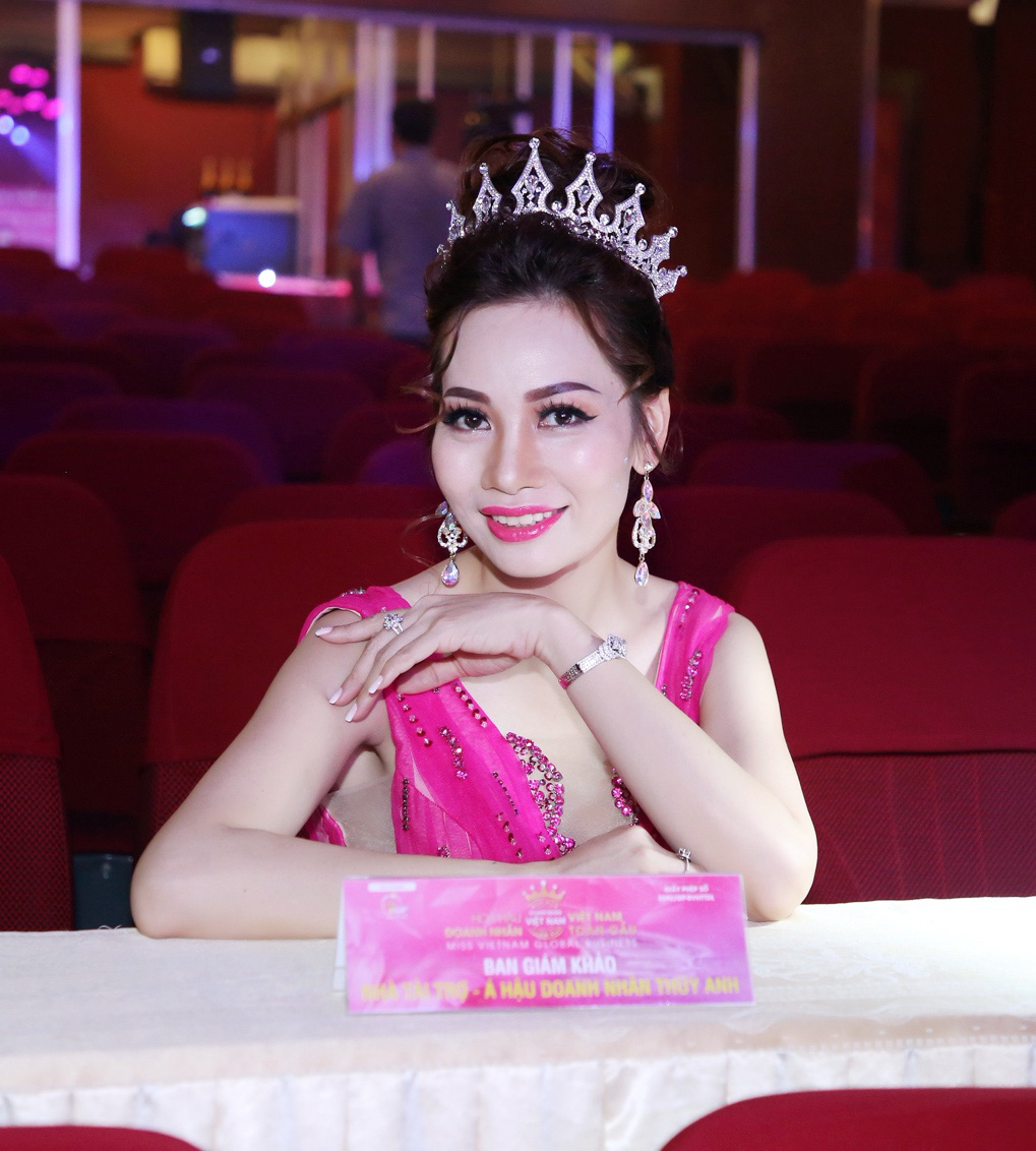 Rực rỡ đầy màu sắc đêm bán kết cuộc thi Hoa hậu Doanh nhân Việt Nam Toàn cầu 2020 - Ảnh 3.