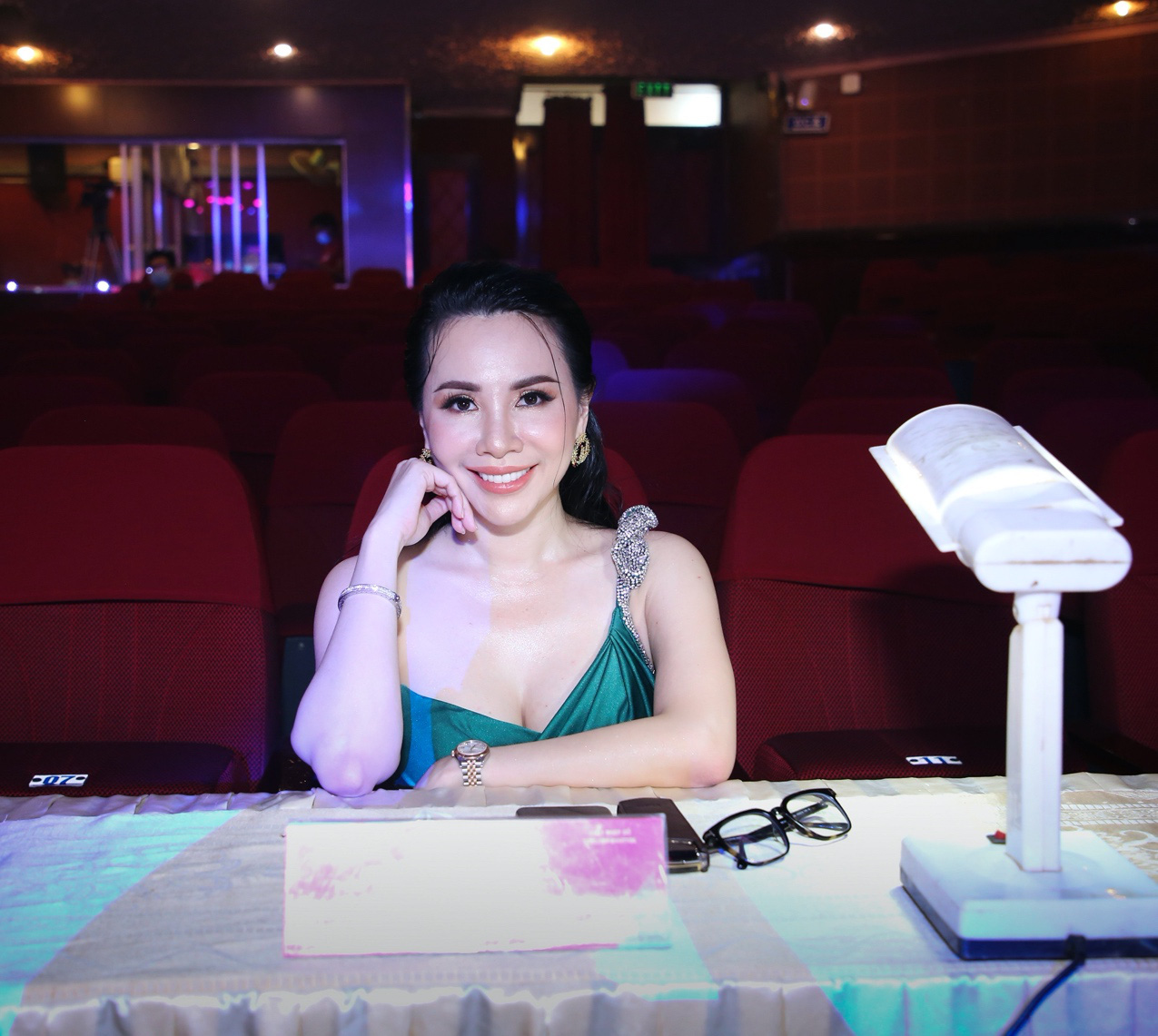 Rực rỡ đầy màu sắc đêm bán kết cuộc thi Hoa hậu Doanh nhân Việt Nam Toàn cầu 2020 - Ảnh 5.