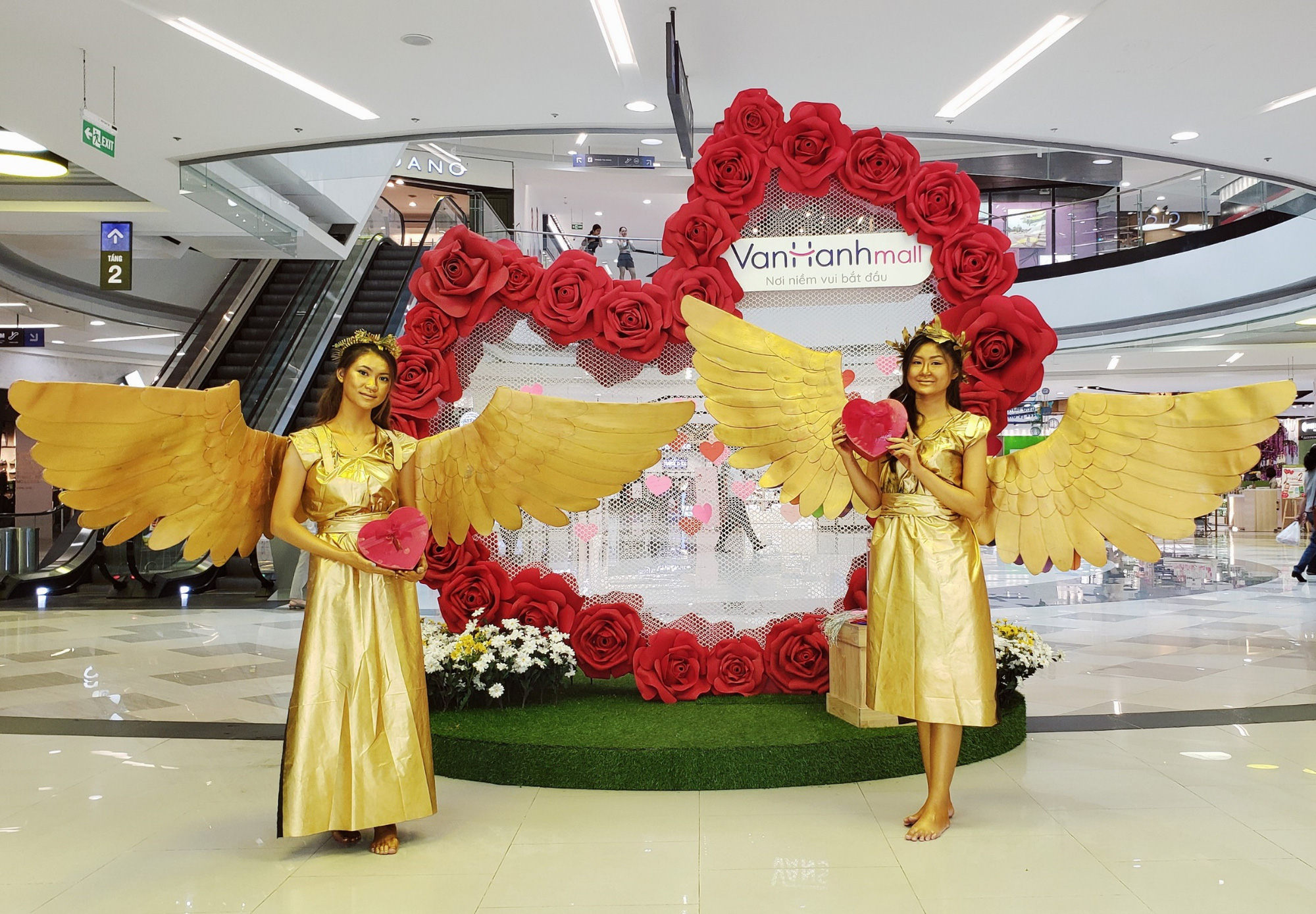 Mừng quốc tế phụ nữ, Vạn Hạnh Mall tổ chức sự kiện sale “Ngày của Nàng” - Ảnh 2.