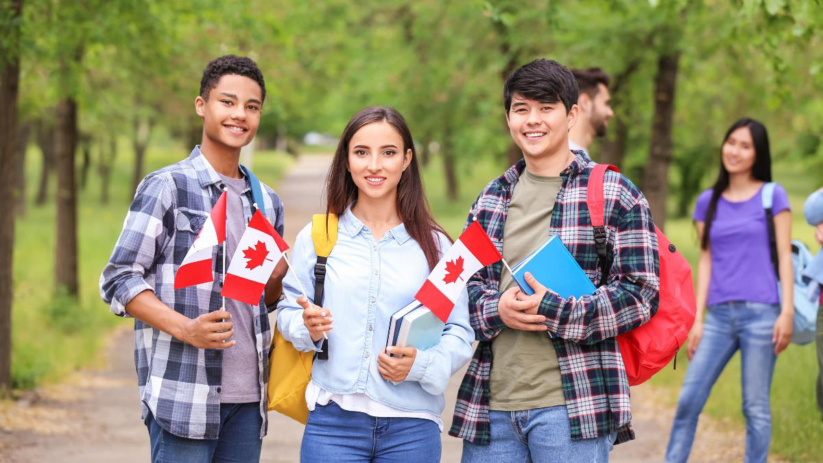 Nhiều chương trình hấp dẫn chờ đợi du học sinh bậc trung học tại Toronto - Ảnh 2. Nhiều chương trình hấp dẫn chờ đợi du học sinh bậc trung học tại Toronto - Ảnh 2.