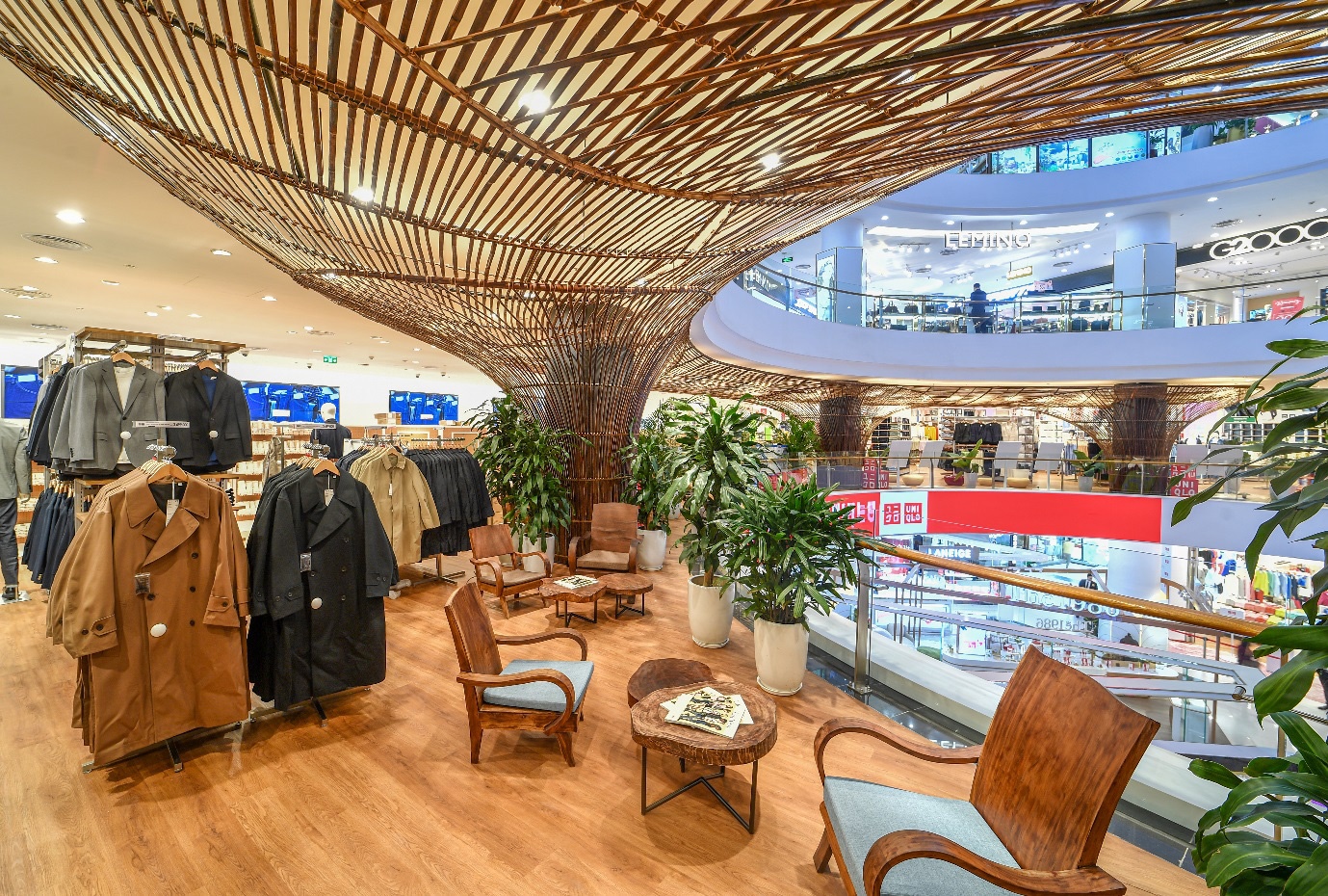 UNIQLO Vincom Phạm Ngọc Thạch “đốn tim” giới trẻ với loạt góc check-in cực chất - Ảnh 3.