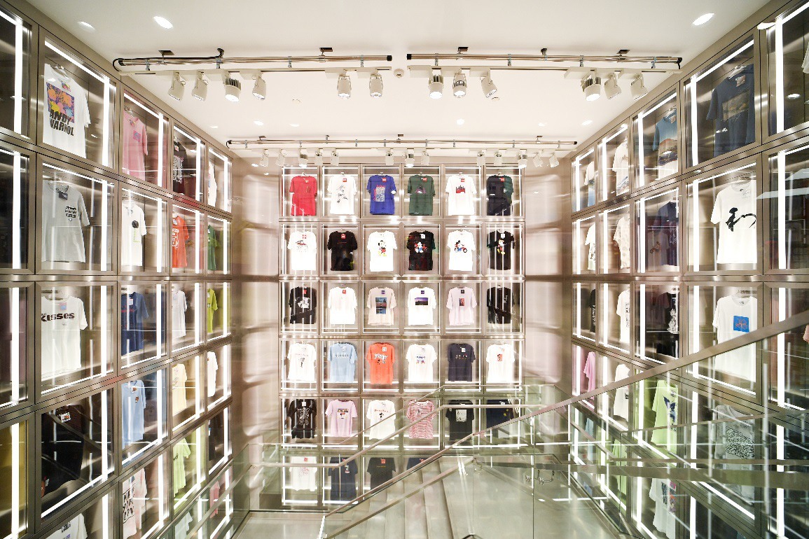 UNIQLO Vincom Phạm Ngọc Thạch “đốn tim” giới trẻ với loạt góc check-in cực chất - Ảnh 5.