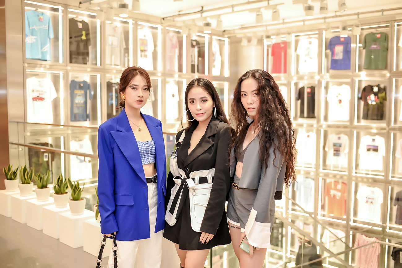 UNIQLO Vincom Phạm Ngọc Thạch “đốn tim” giới trẻ với loạt góc check-in cực chất - Ảnh 6.