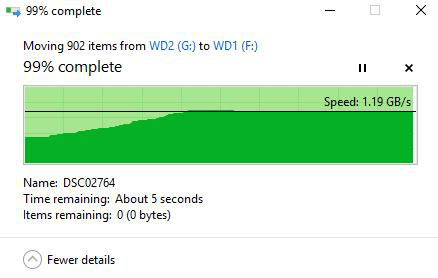 Chuyển gần 1000 bức ảnh JPEG thì mất thời gian hơn nhưng vẫn nhanh chán so với SSD chuẩn SATA.