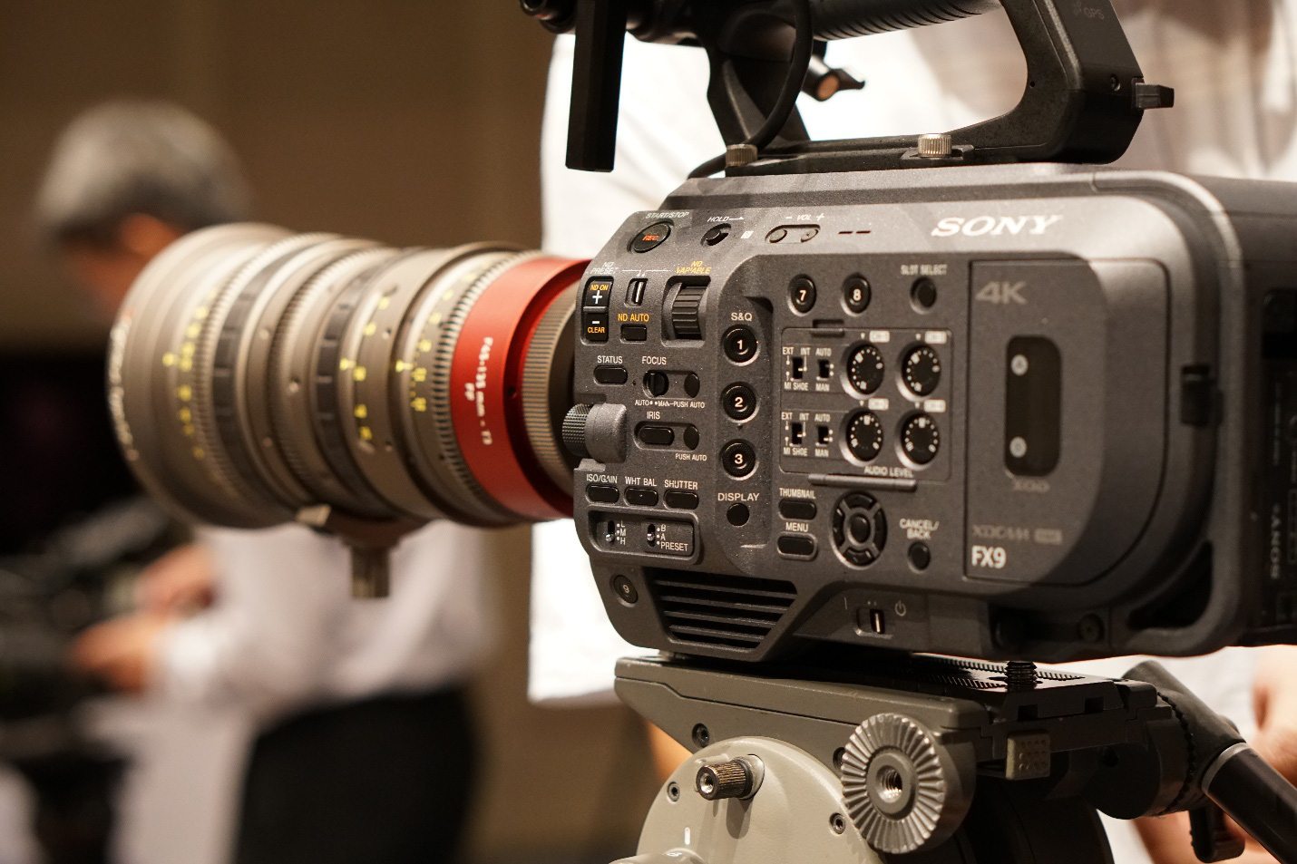 Làm phim dễ dàng với máy quay Sony PXW-FX9 đạt chuẩn “cận máy quay ...