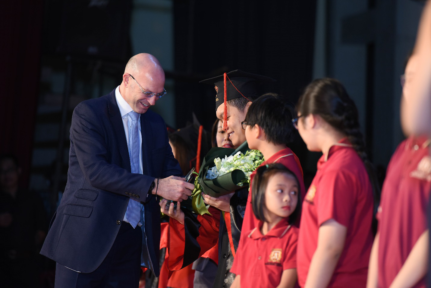 VAS triển khai chương trình quốc tế toàn phần Cambridge từ năm học 2020-2021 - Ảnh 3. VAS triển khai chương trình quốc tế toàn phần Cambridge từ năm học 2020-2021 - Ảnh 3.