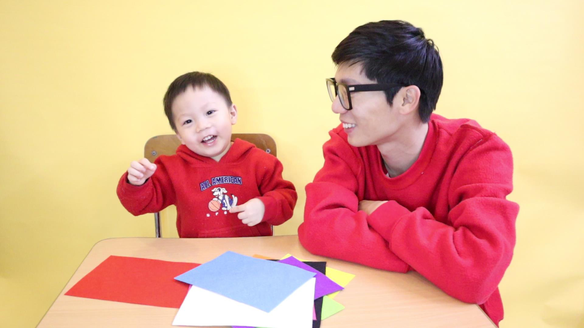 Trường học cho nghỉ, ông bố MC bày hàng trăm trò sáng tạo để chơi với con ở nhà - Ảnh 1.