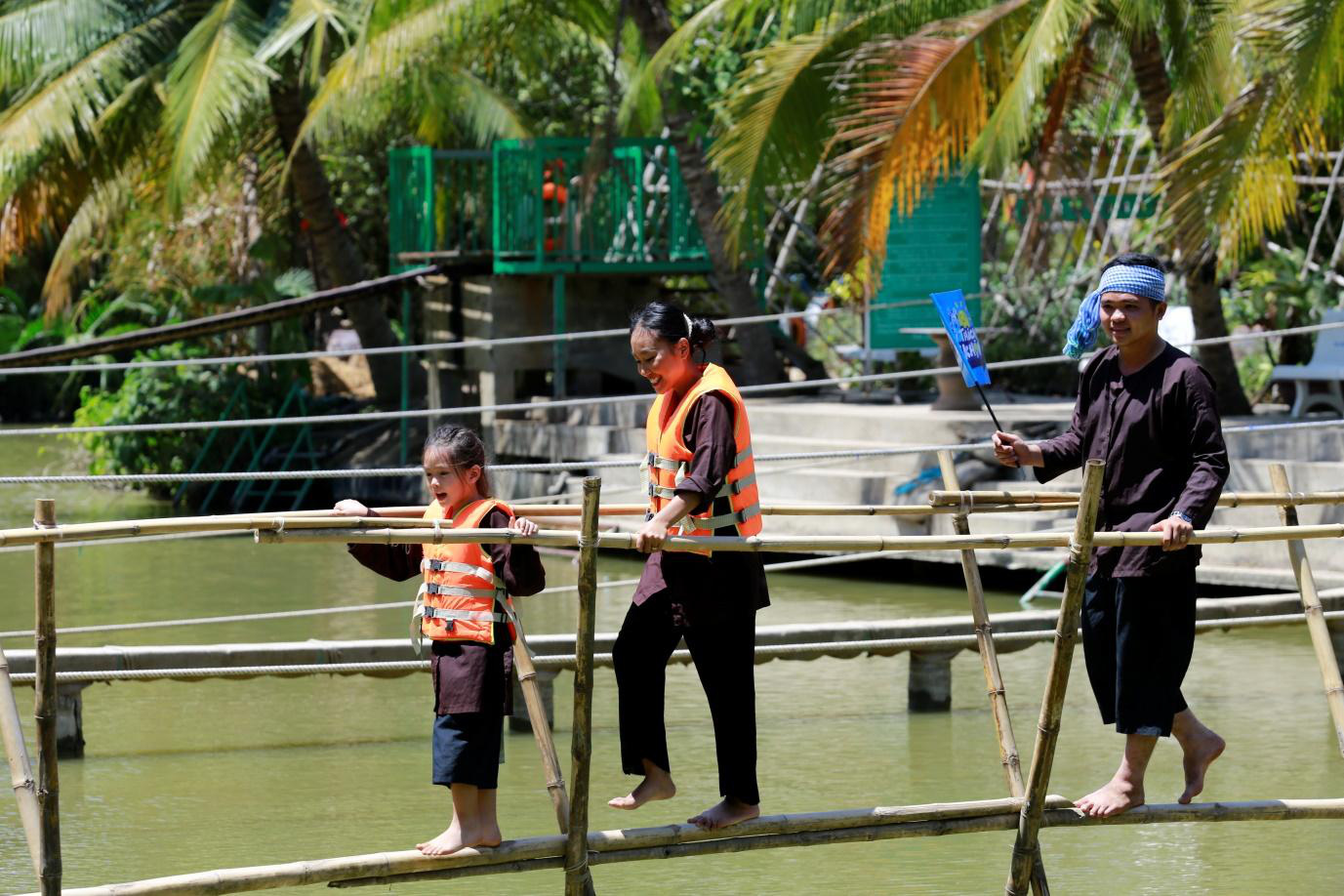 Trang Lou - Tùng Sơn cùng con đối diện với nỗi sợ bác sĩ trong Thử Thách Lớn Khôn - Ảnh 7.