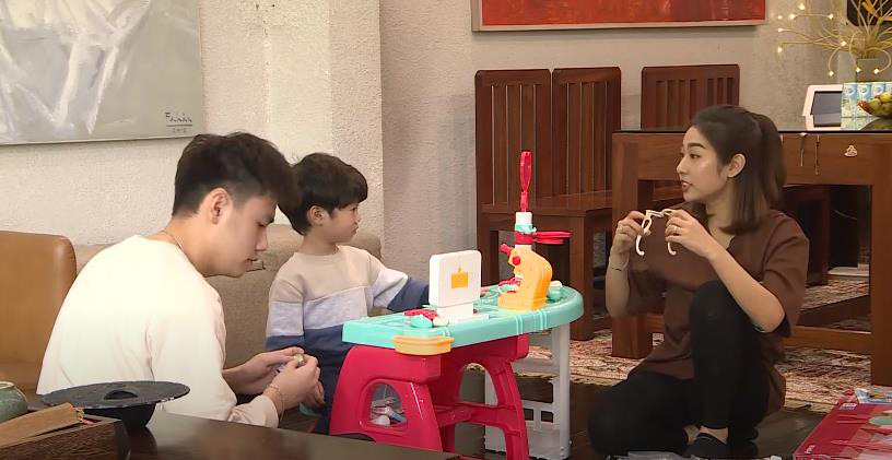 Trang Lou - Tùng Sơn cùng con đối diện với nỗi sợ bác sĩ trong Thử Thách Lớn Khôn - Ảnh 2.