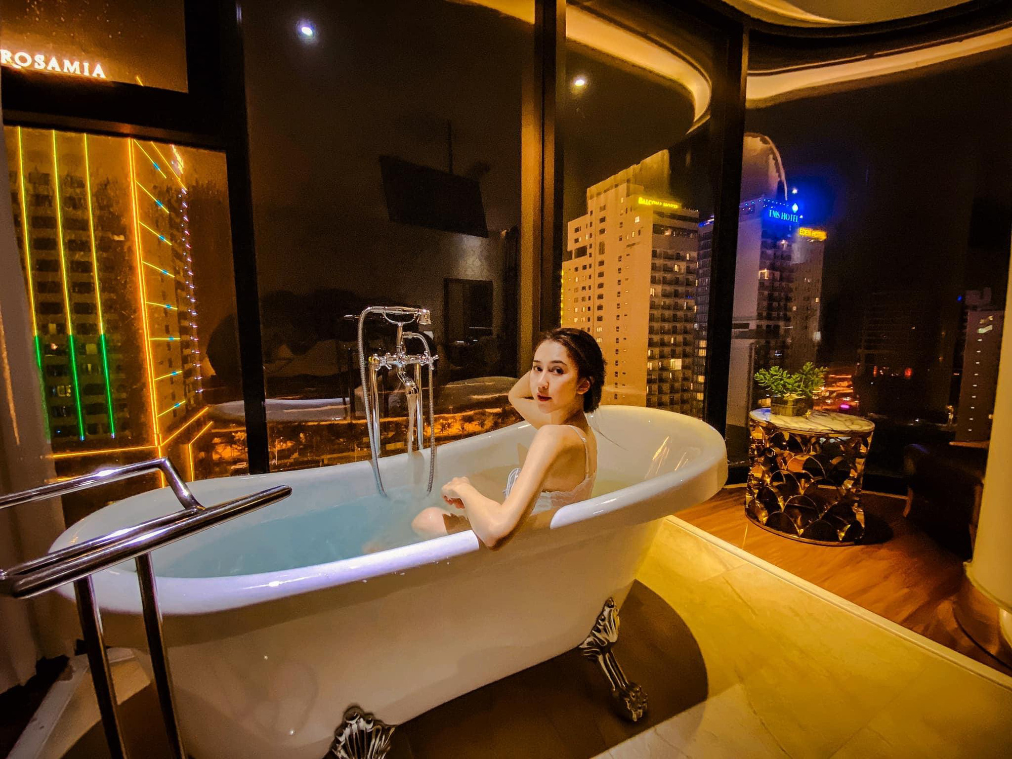 Rủ nhau check in kh&aacute;ch sạn 4 sao sang chảnh bậc nhất Đ&agrave; Nẵng với ưu đ&atilde;i cực sốc chỉ với 890k! - Ảnh 4.