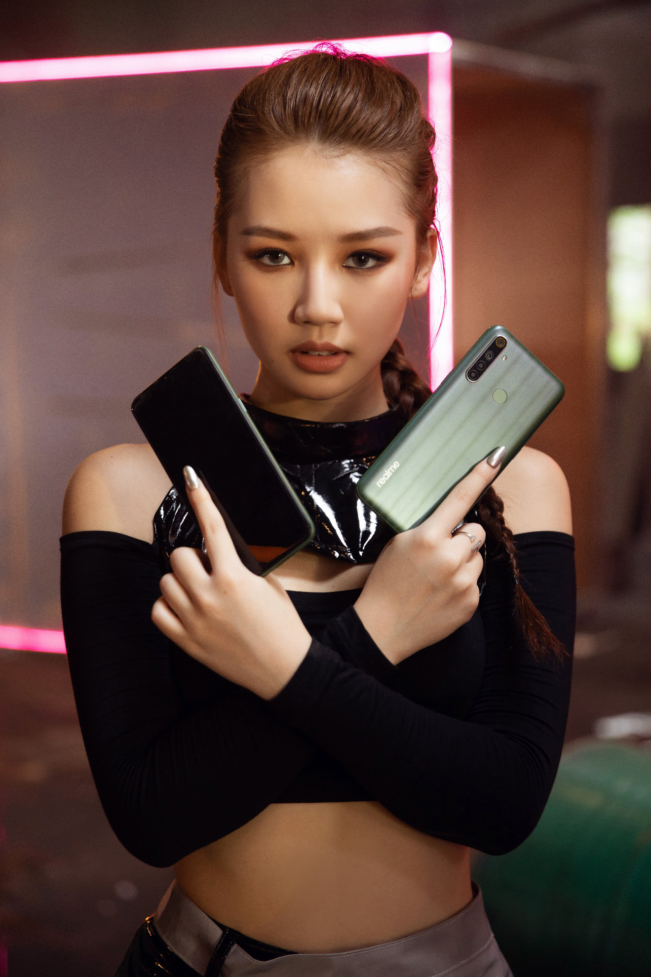 Amee xinh bá đạo trong hậu trường MV Yêu Thì Yêu Không Yêu Thì Yêu - Ảnh 3. Amee xinh bá đạo trong hậu trường MV Yêu Thì Yêu Không Yêu Thì Yêu - Ảnh 3.