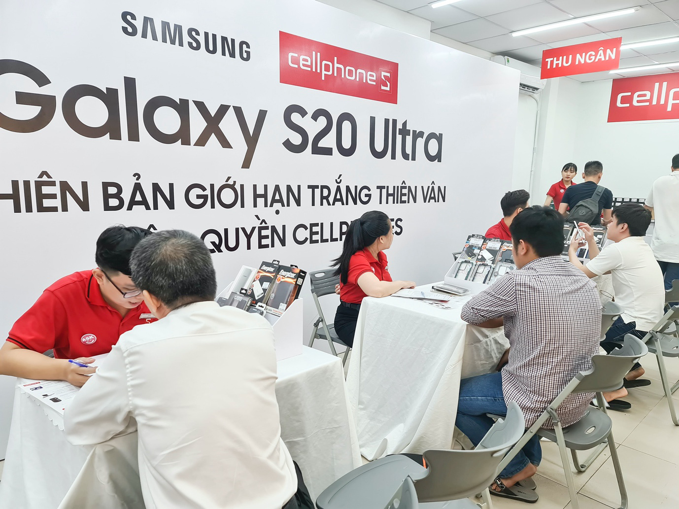 Galaxy S20 Ultra Trắng Thiên Vân mở bán tại Cellphones, “cháy” 1000 suất trong 3 ngày - Ảnh 2.