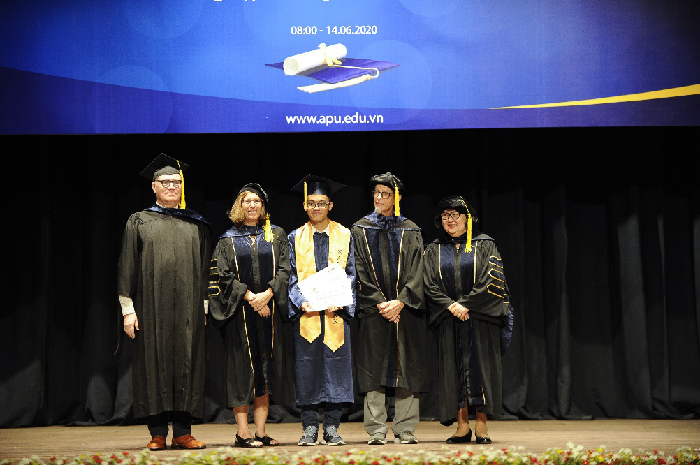 Lễ tốt nghiệp khóa 2020 của học sinh Trường Quốc tế Hoa Kỳ APU - Ảnh 2.
