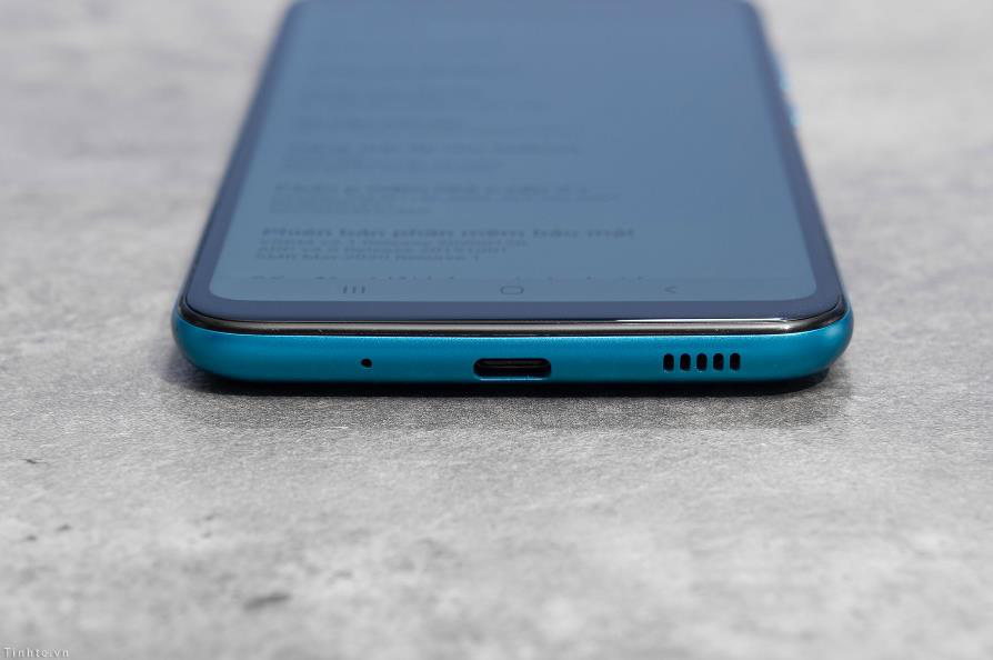 Trên tay Samsung Galaxy M11: Giá tốt nhất dòng M có màn hình Infinity-O, pin 5.000 mAh, sạc nhanh - Ảnh 9.
