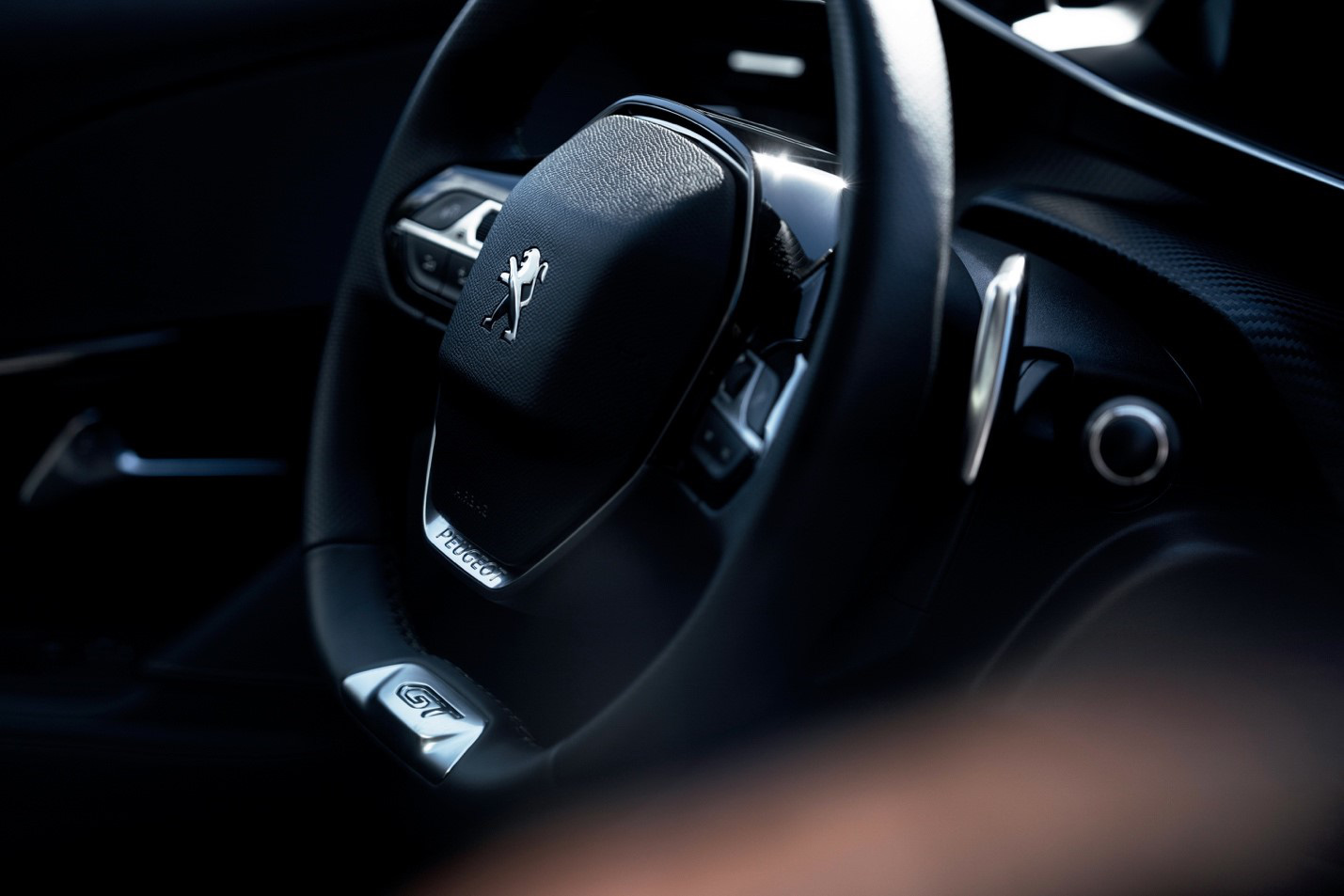Vô-lăng D-cut: Điểm nhấn thiết kế riêng biệt của Peugeot - Ảnh 1.