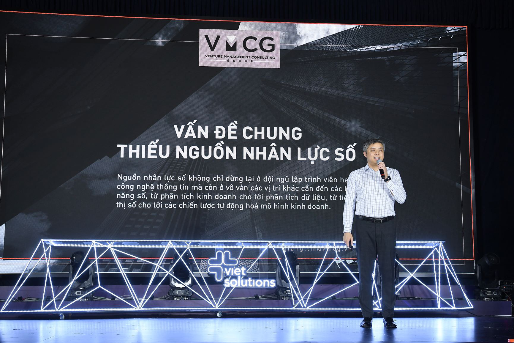 Quyền Chủ tịch Tập đoàn Viettel: “Thiên đường cho các start-up không chỉ vì nơi đó có nhiều bộ óc công nghệ xuất chúng” - Ảnh 1.