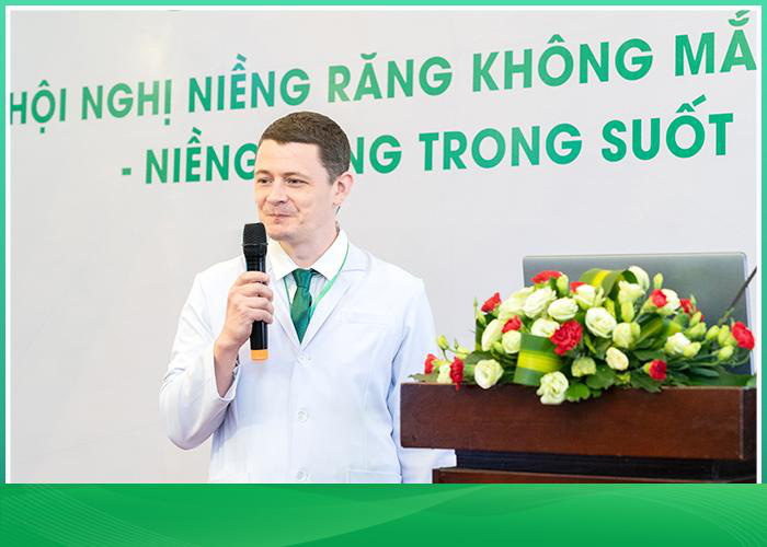 Suni Hạ Linh chia sẻ về quá trình niềng răng của bản thân tại buổi ra mắt sách - Ảnh 3.