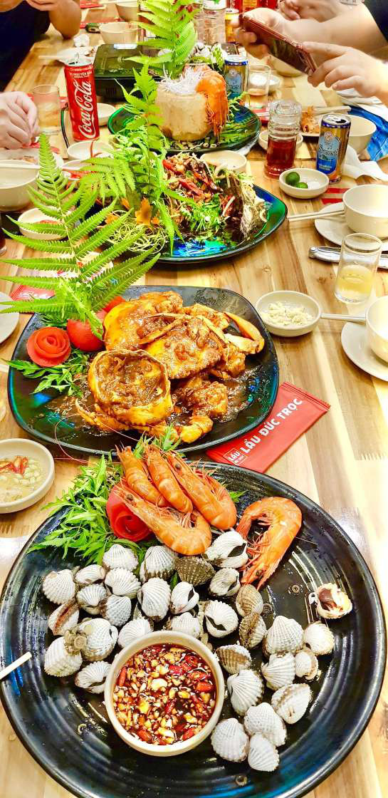 Đi tìm lí do Lẩu Đức Trọc trở thành địa điểm ăn uống hàng đầu cho dân văn phòng? - Ảnh 5.