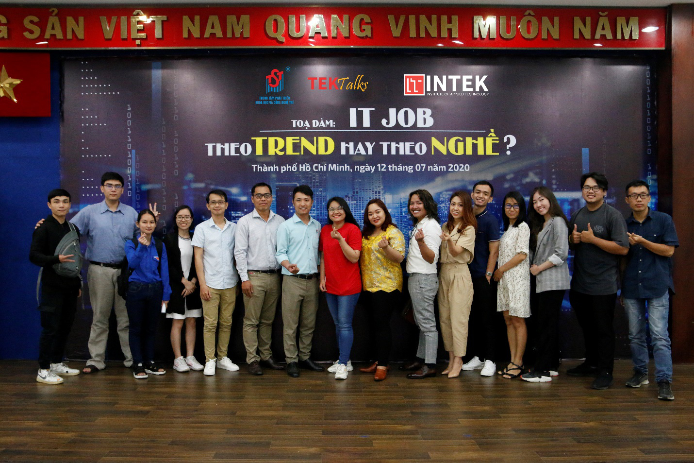 Tọa đàm hướng nghiệp dành cho các bạn trẻ đam mê CNTT “IT Job - Theo Trend hay Theo Nghề?” - Ảnh 2.