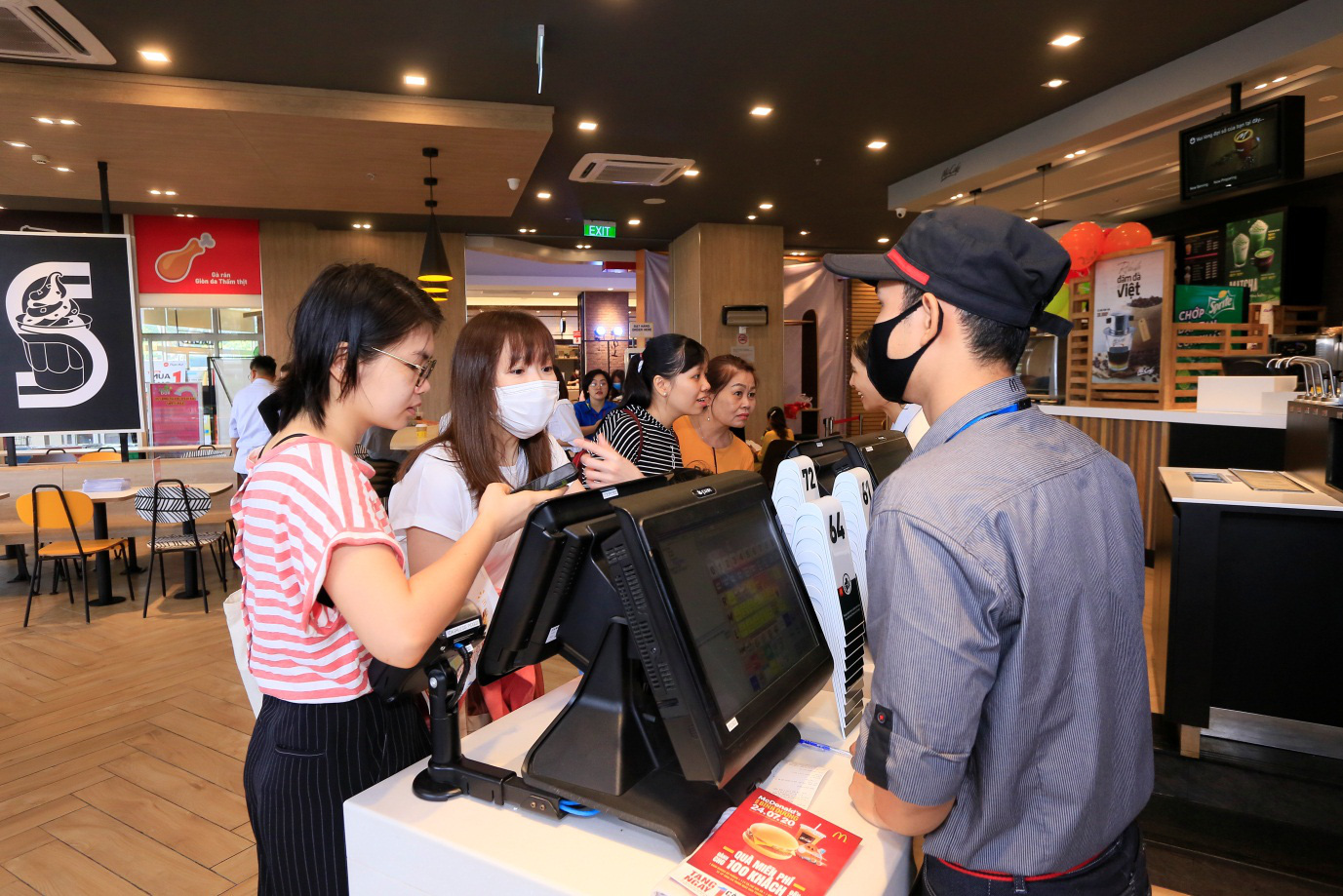McDonald’s khai trương nhà hàng mới tại Aeon Mall Bình Dương - Ảnh 3. McDonald’s khai trương nhà hàng mới tại Aeon Mall Bình Dương - Ảnh 3.